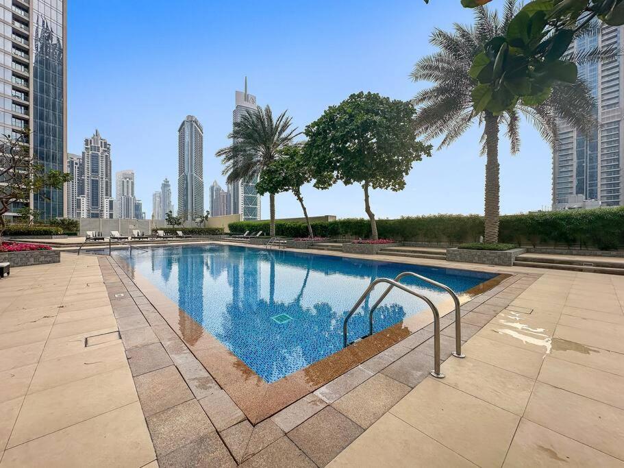 First Class 2br Stunning Fountain View Appartement Dubai